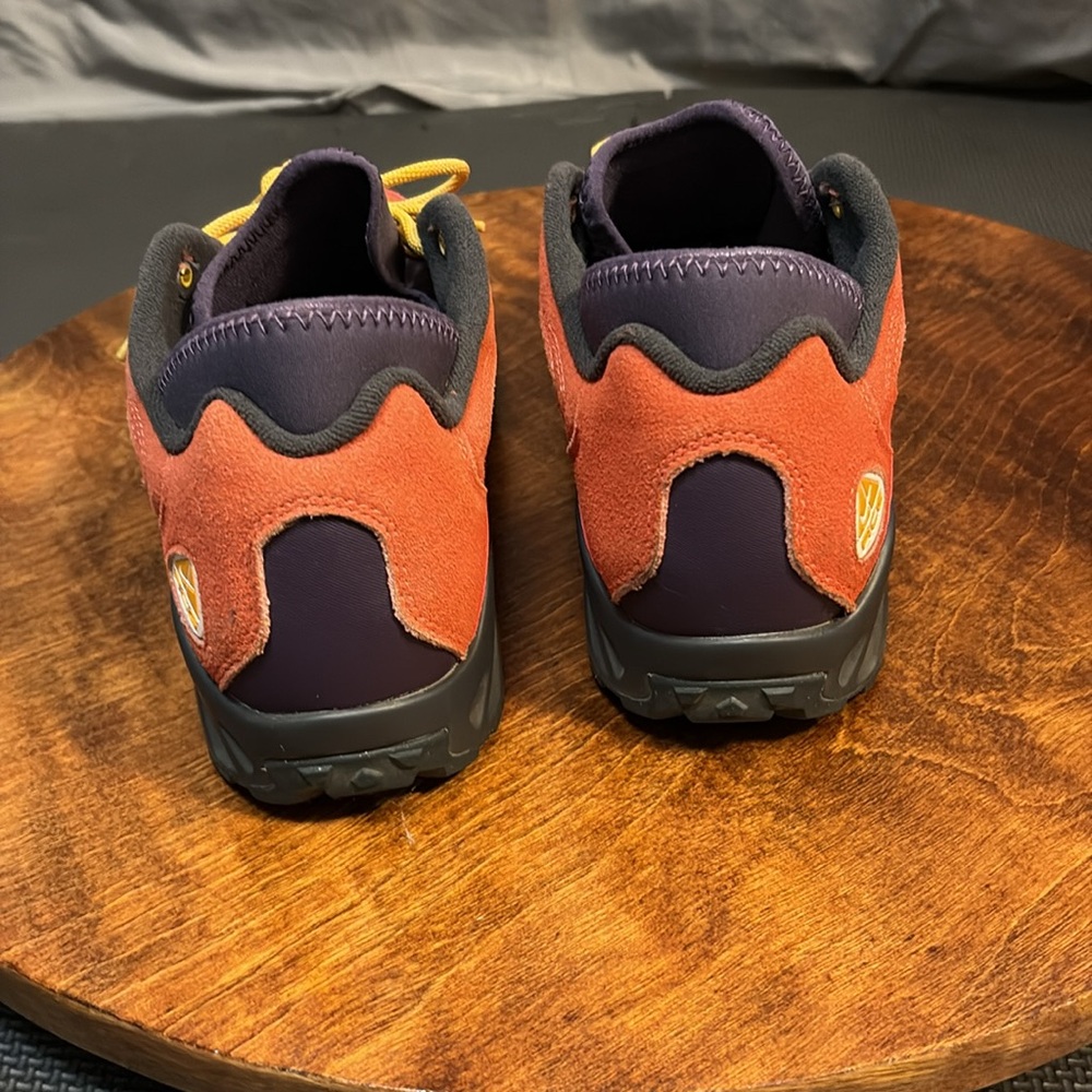 Nike ACG Hiking Shoes - Picture 5 of 10